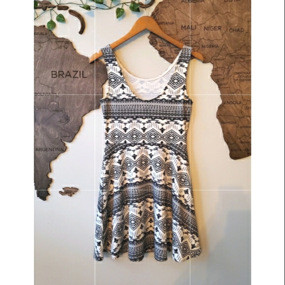 Aztec Pattern Swing Dress 😍 - Picture 3 of 4